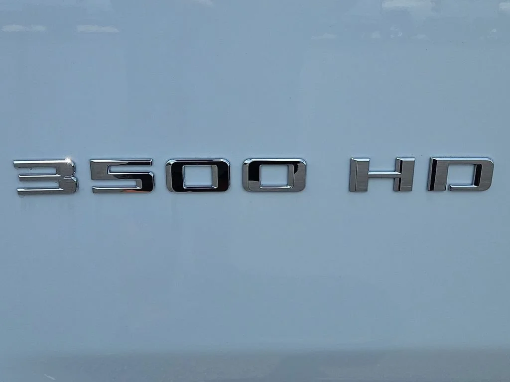 New 2026 Summit White Chevrolet WT image 12