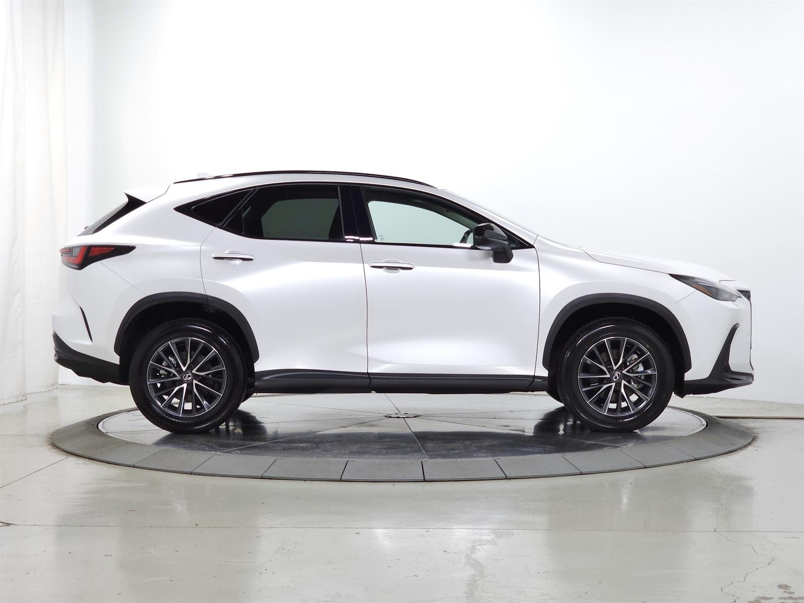 Certified Used 2024 White Lexus PREMIUM image 12
