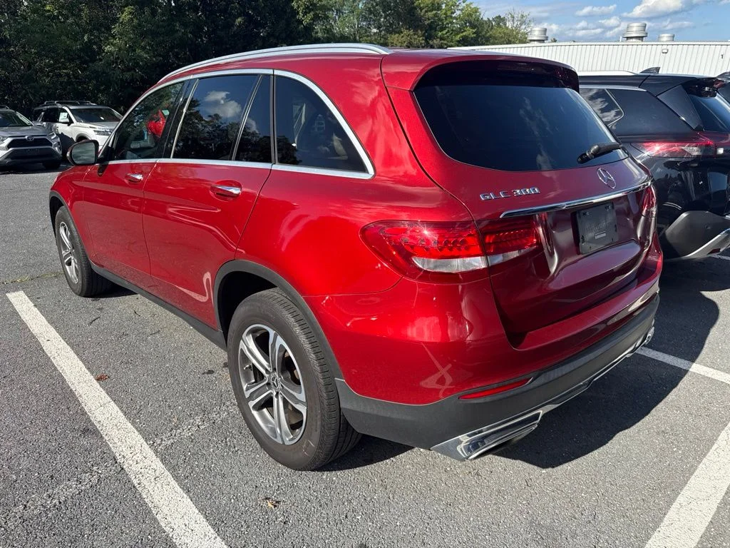 Used 2019 Red Mercedes-Benz GLC 300 image 3