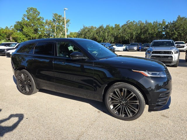 Used 2026 Santorini Black Metallic Land Rover Dynamic SE image 6