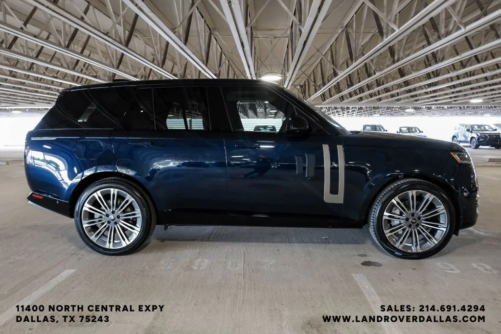 Certified Used 2023 Portofino Blue Metallic Land Rover SE image 7