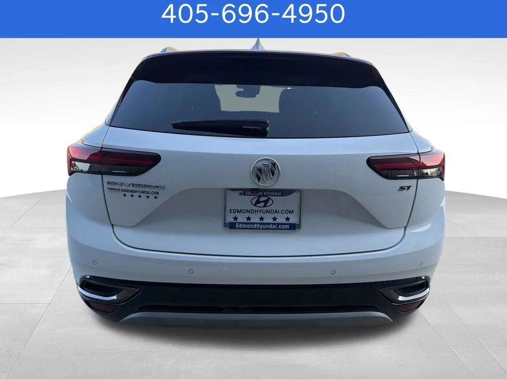 Pre-Owned 2023 Buick Envision Essence