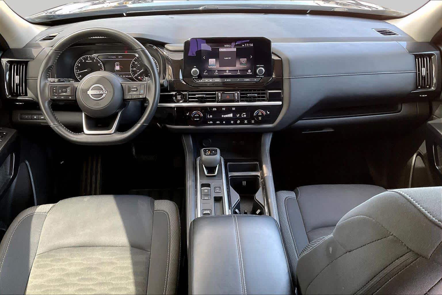 Used 2025 Deep Ocean Blue Pearl Nissan SV image 13