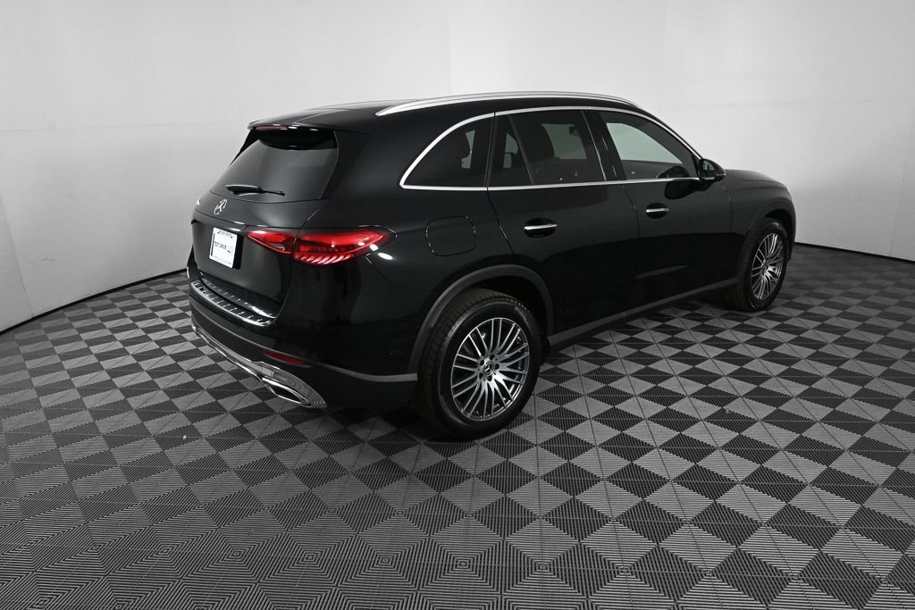 Certified Used 2026  Mercedes-Benz GLC 300 image 26