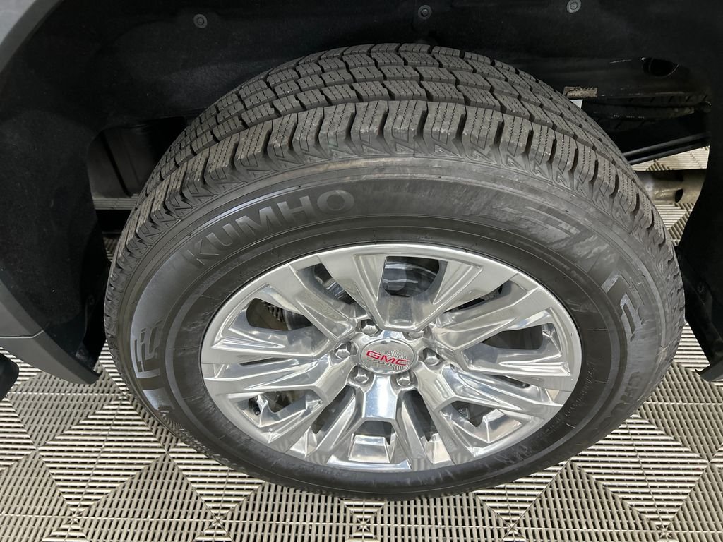 Used 2021 Black GMC Denali image 10