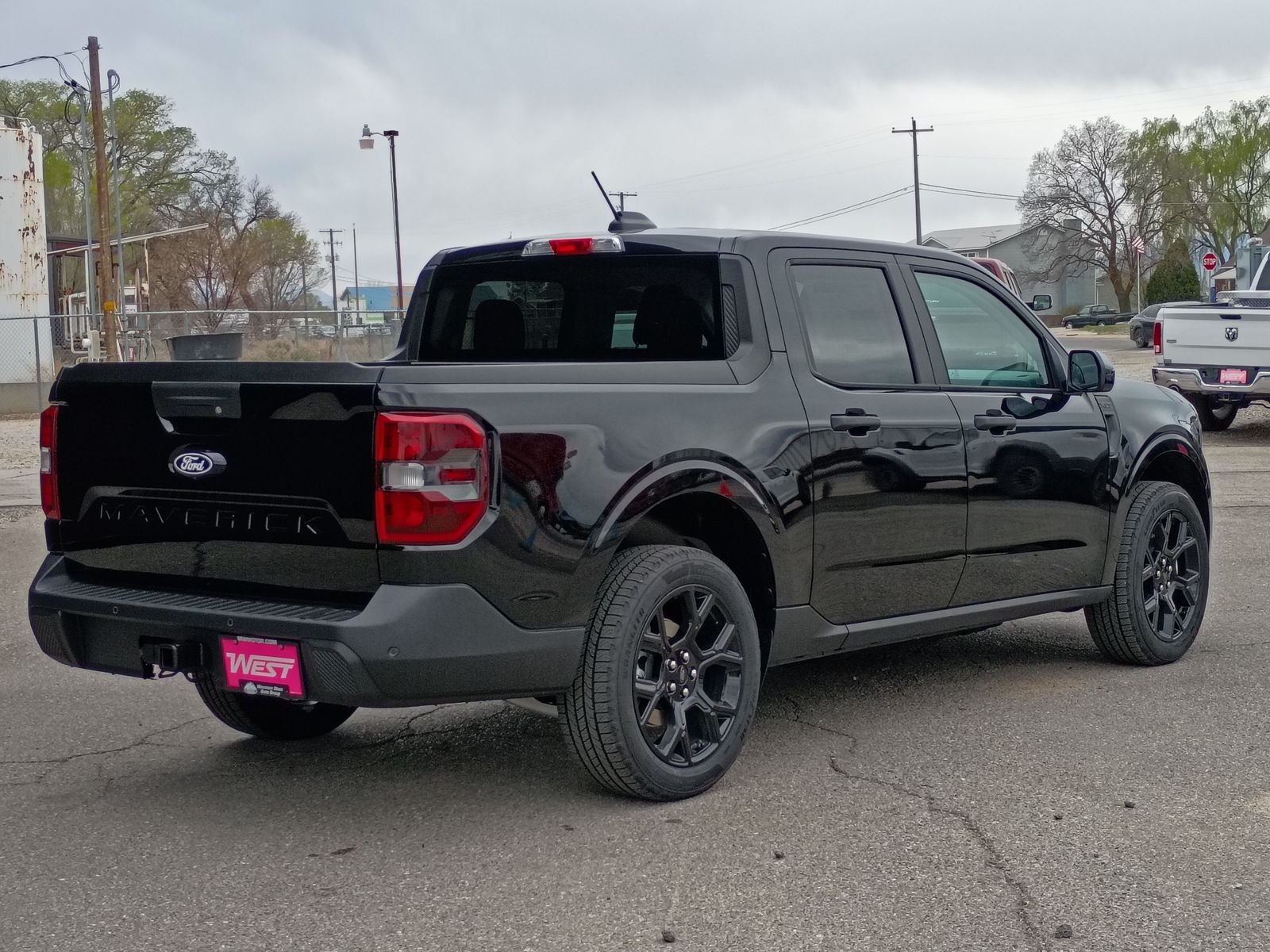 View vehicle photo 7