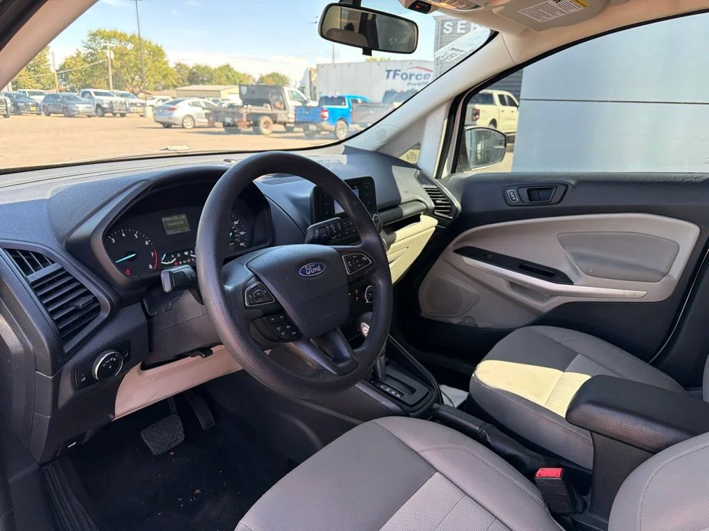 Used 2020 Diamond White Ford S image 11
