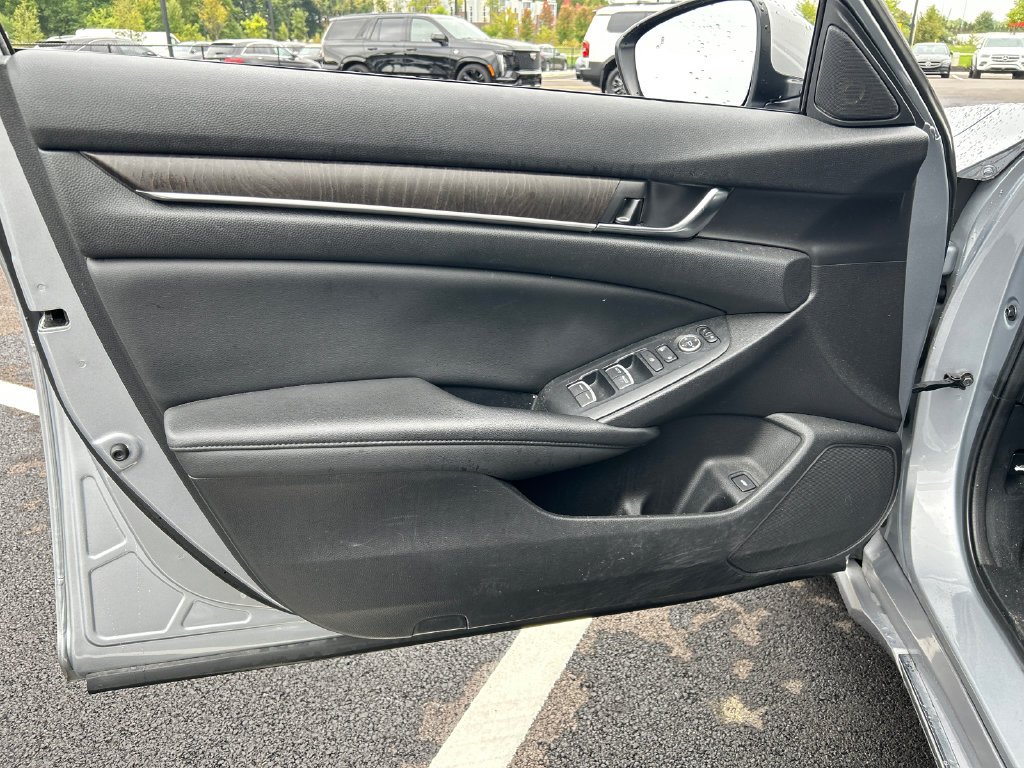 Used 2019 Silver Honda EX image 10