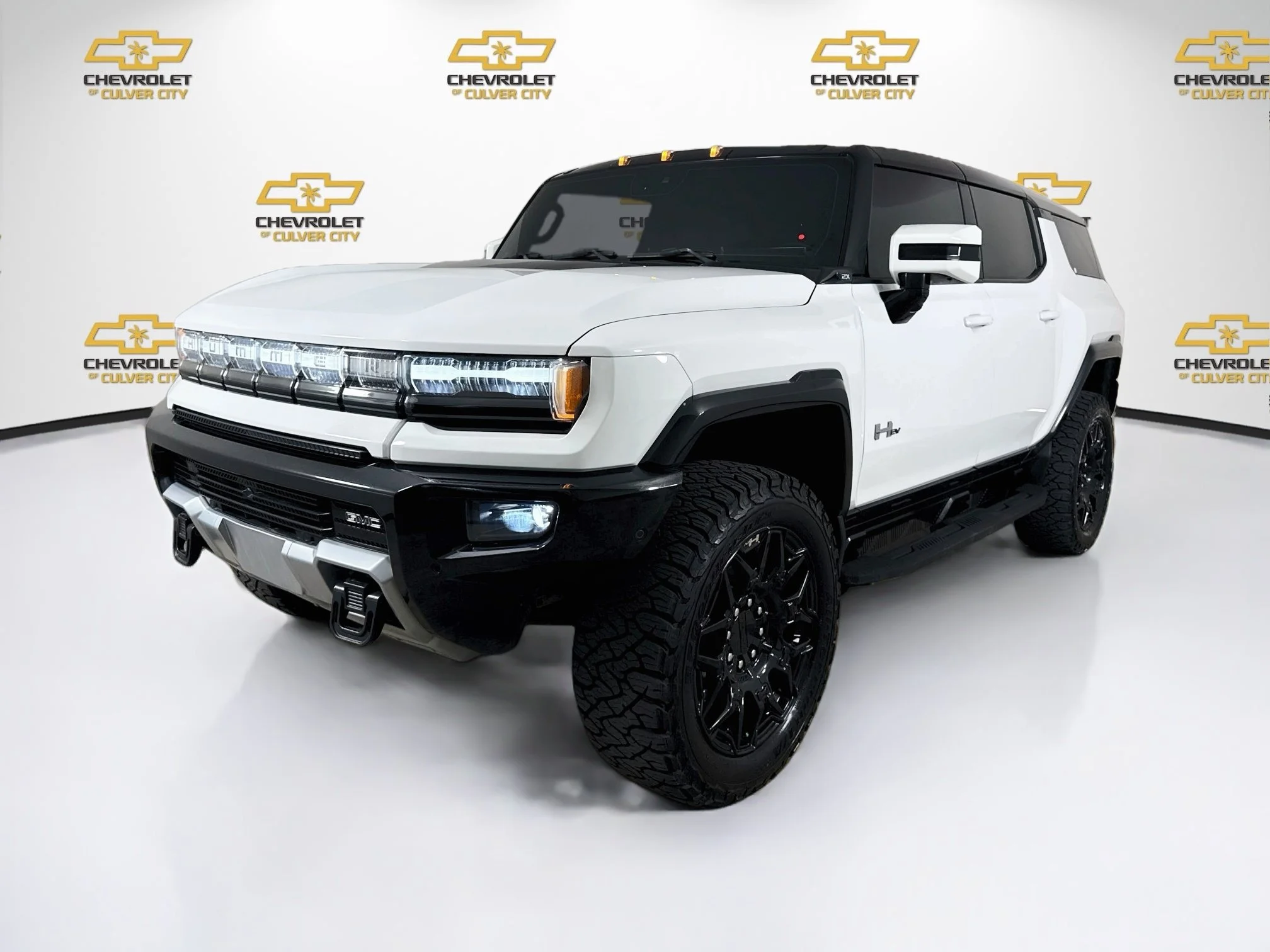 Used 2024 Interstellar White GMC 2X image 3