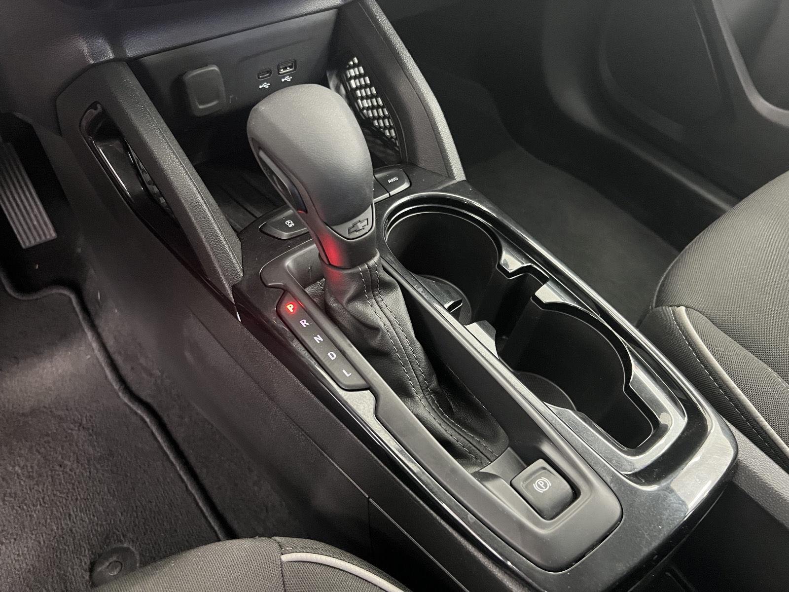 Used 2025 Sterling Gray Metallic Chevrolet LT image 19