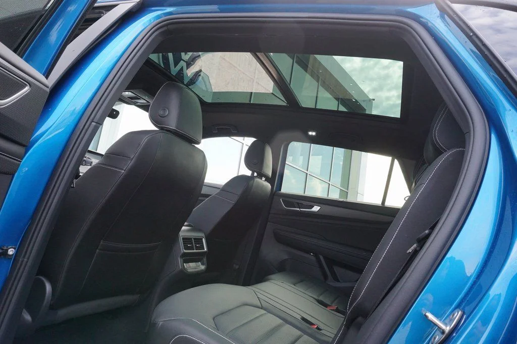Certified Used 2025 Blue Volkswagen 2.0T SEL R-Line Black image 2
