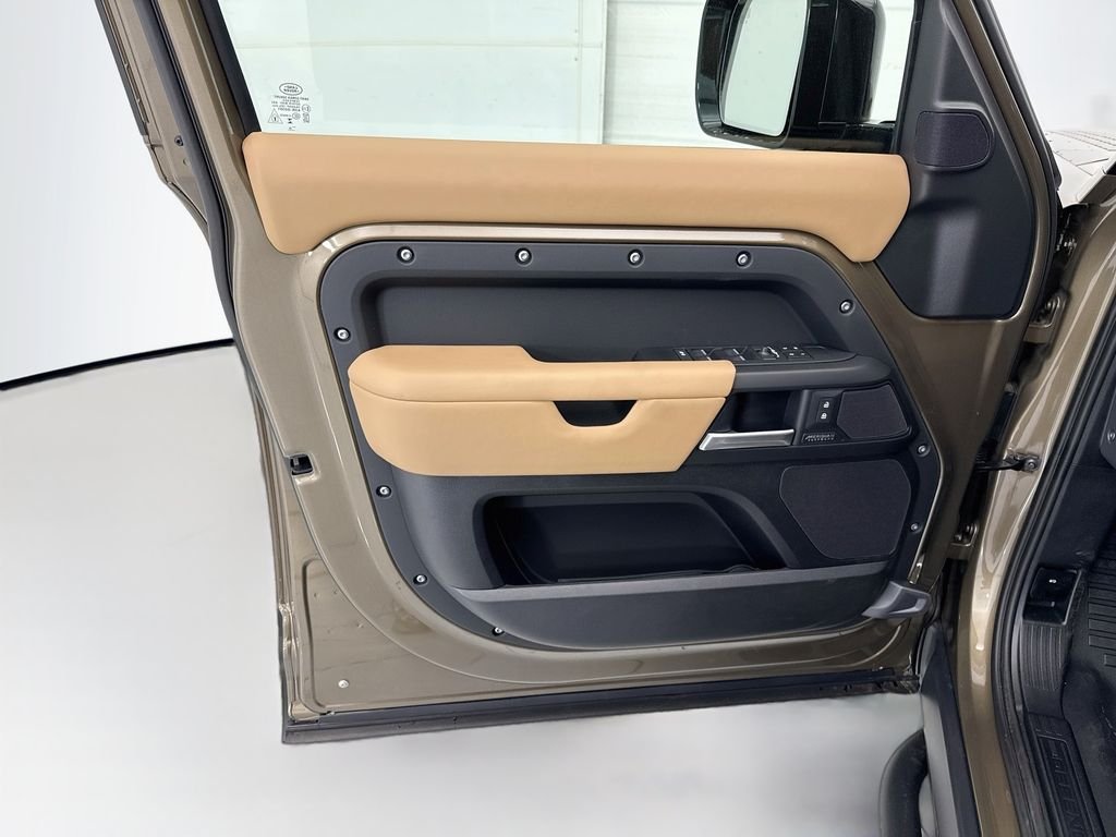 New 2026 Gondwana Stone Land Rover X-Dynamic SE image 23