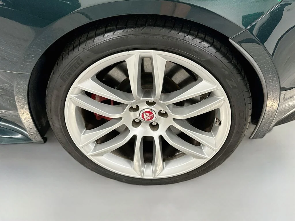 Used 2016  Jaguar R image 30
