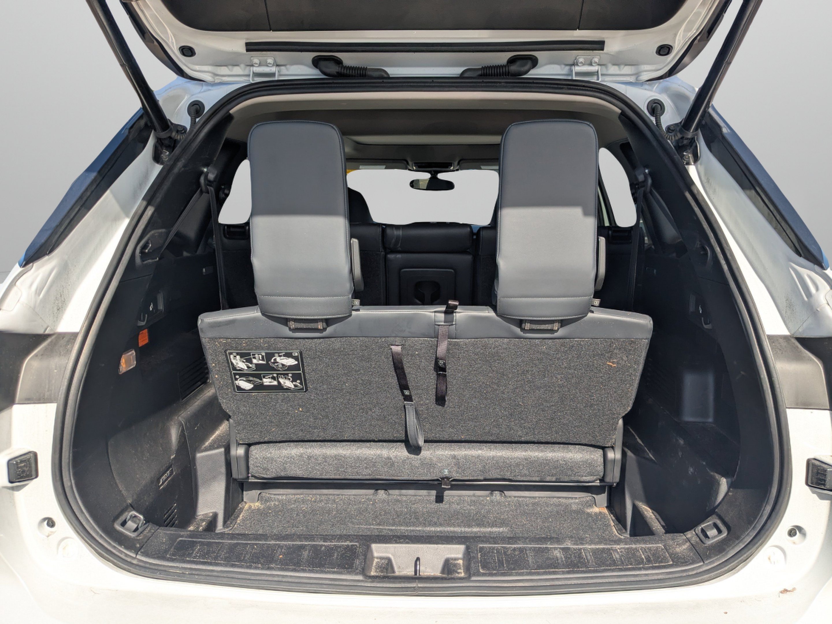 2025 Mitsubishi Outlander Plug-in Hybrid SE - Photo 10