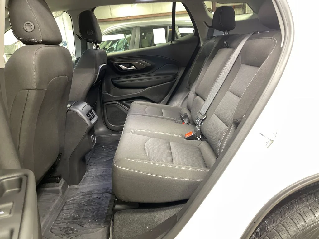 Used 2024 White GMC SLE image 20