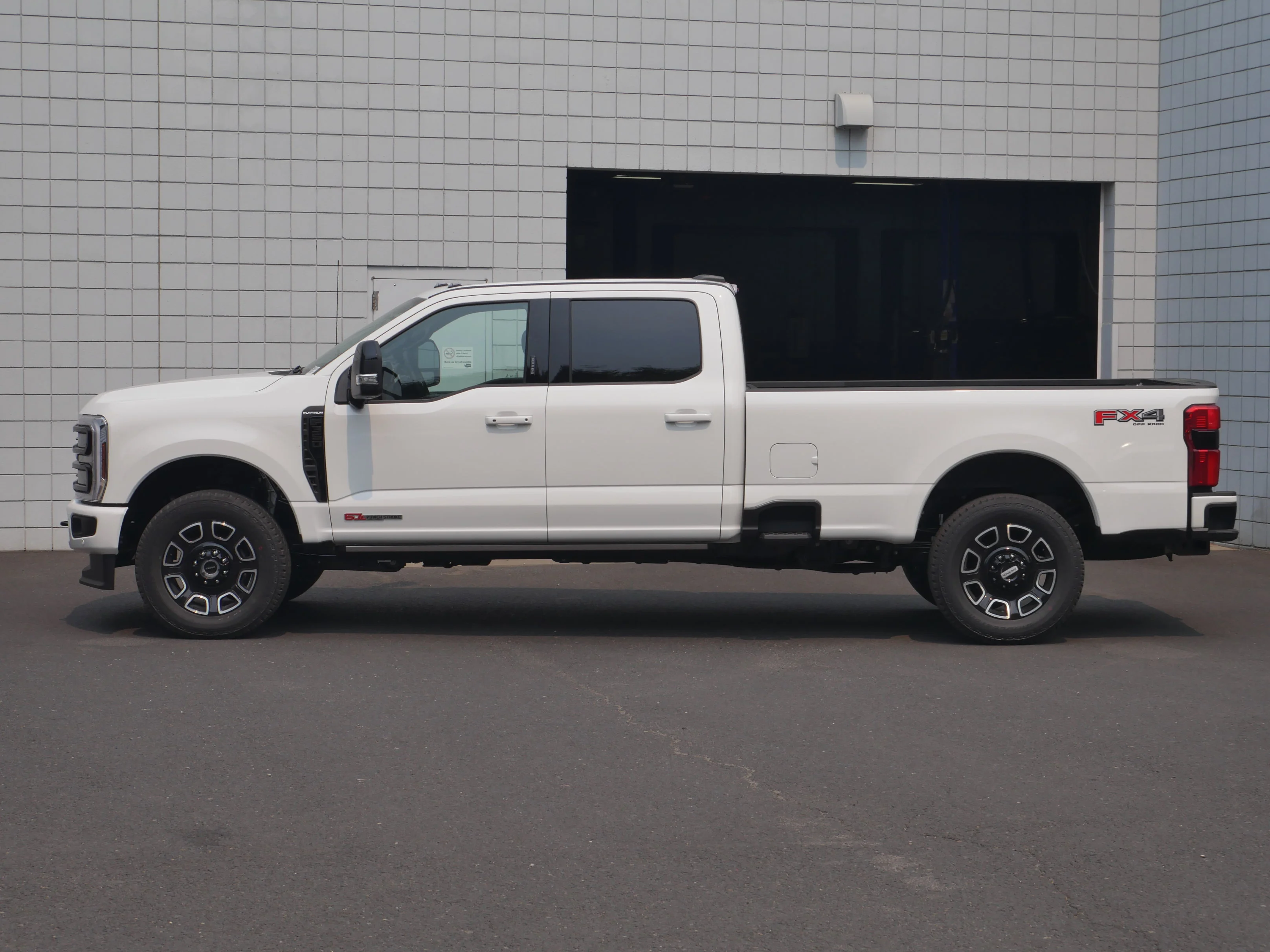 New 2026 Star White Metallic Tri-Coat Ford Platinum image 20