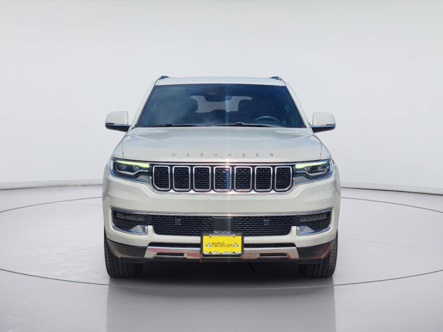 2022 Jeep Wagoneer photo 2 of 35