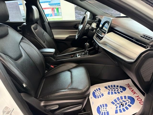 Used 2025 Bright White Clearcoat Jeep  image 11