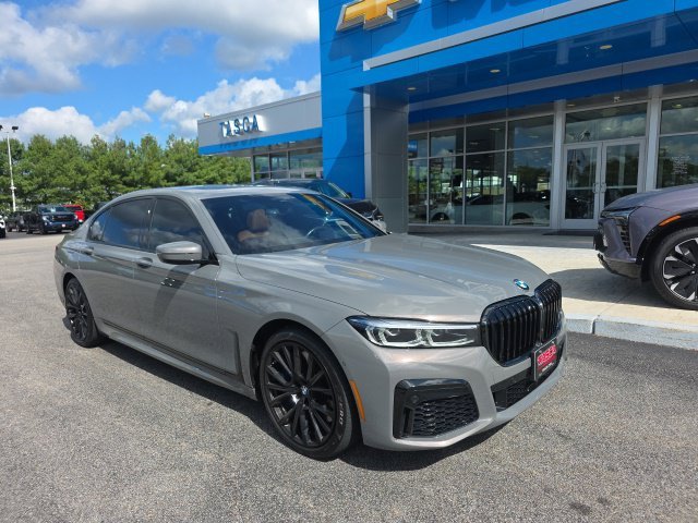 Used 2022 Gray BMW 750i xDrive image 1