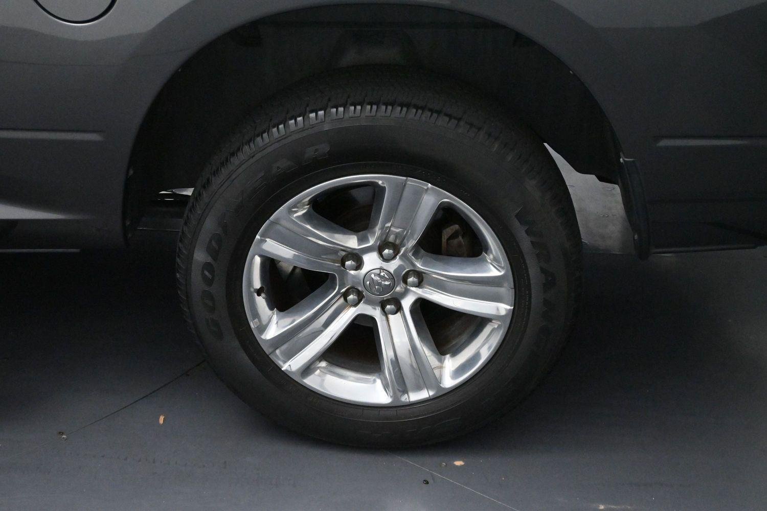 Used 2017 Granite Crystal Metallic Clearcoat Ram Sport image 29