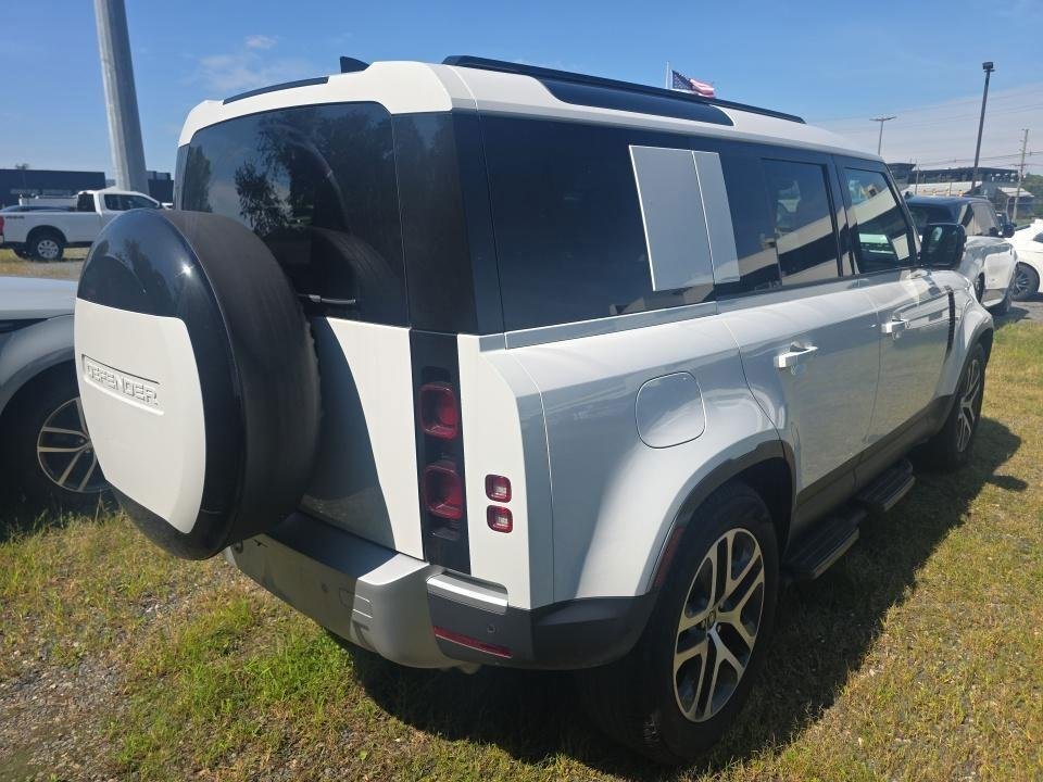 Used 2025 Fuji White Land Rover S image 3