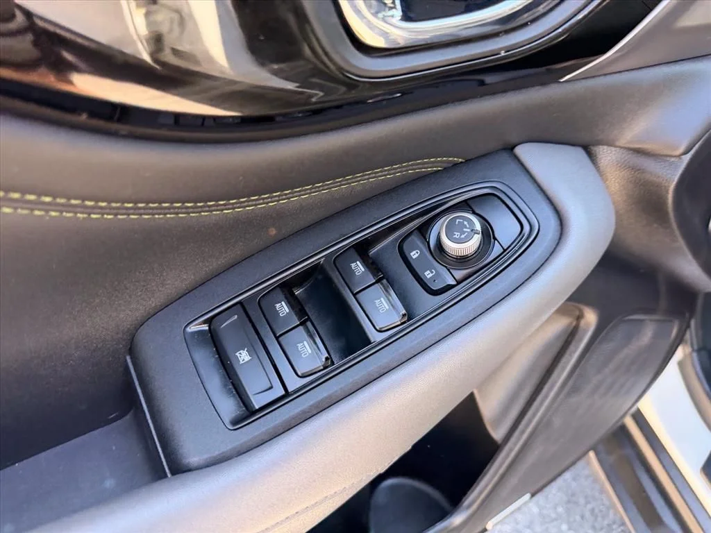 Used 2025 White Subaru Onyx Edition XT image 18