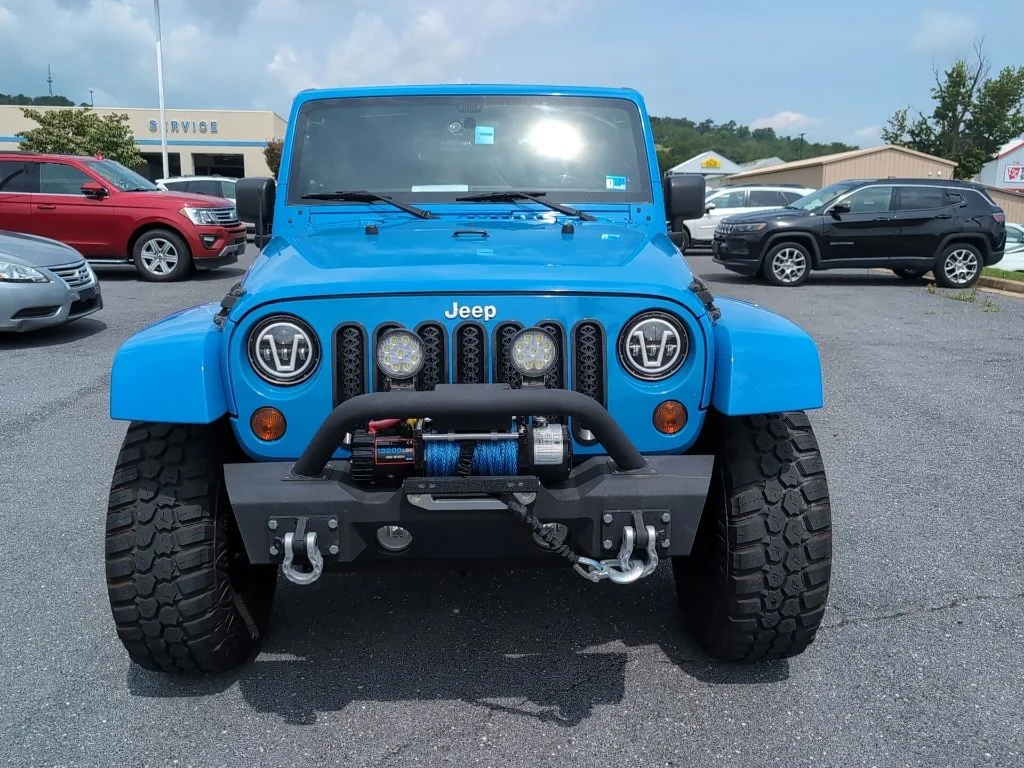 Used 2011 Blue Jeep Sahara image 2