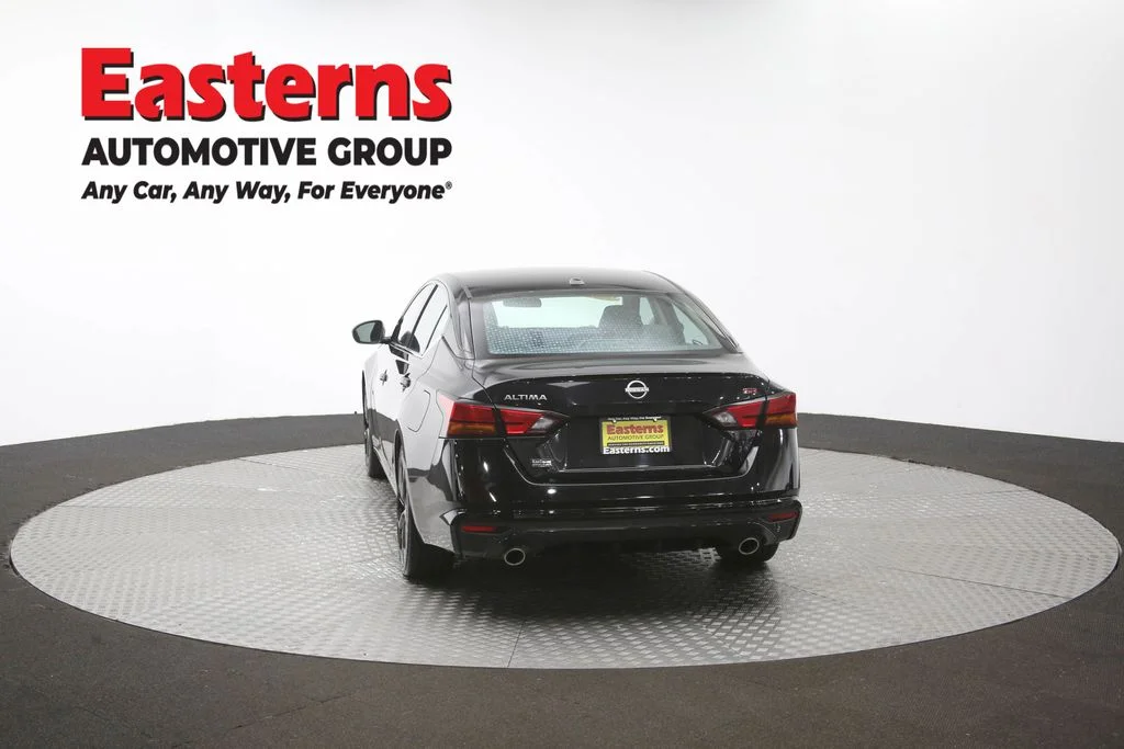 Used 2024 Black Nissan 2.5 SR image 37