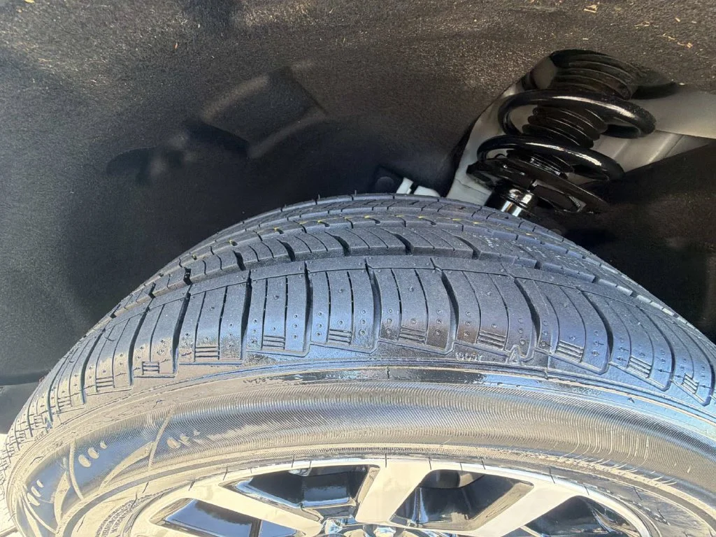 Used 2024  Ford Lariat image 12