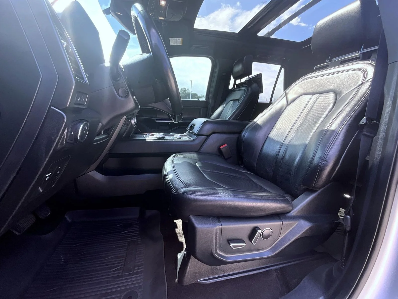 Used 2020 Silver Ford Limited image 11