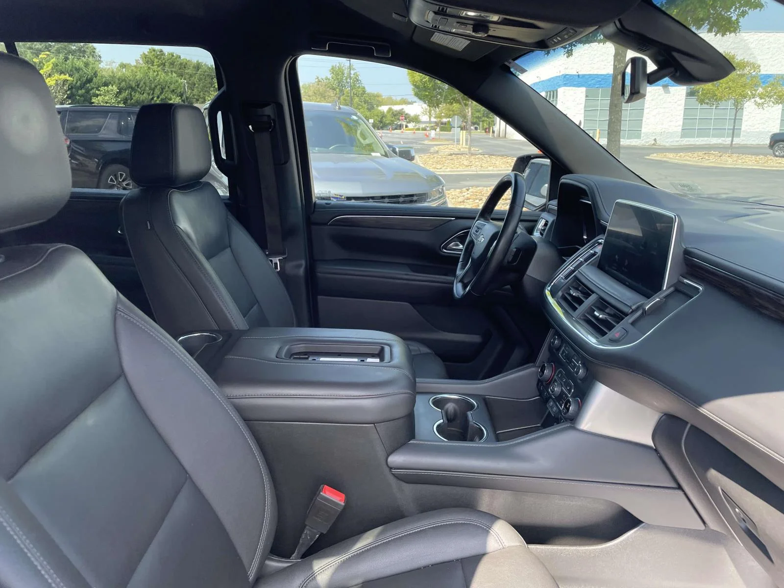 Used 2022 EMPIRE BEIGE METALLIC Chevrolet LT image 9