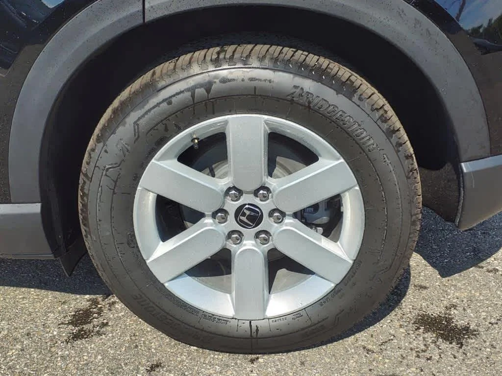 View vehicle photo 5