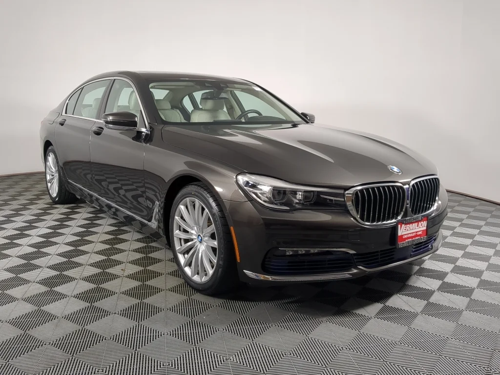2016 BMW 7 Series 740i's photo