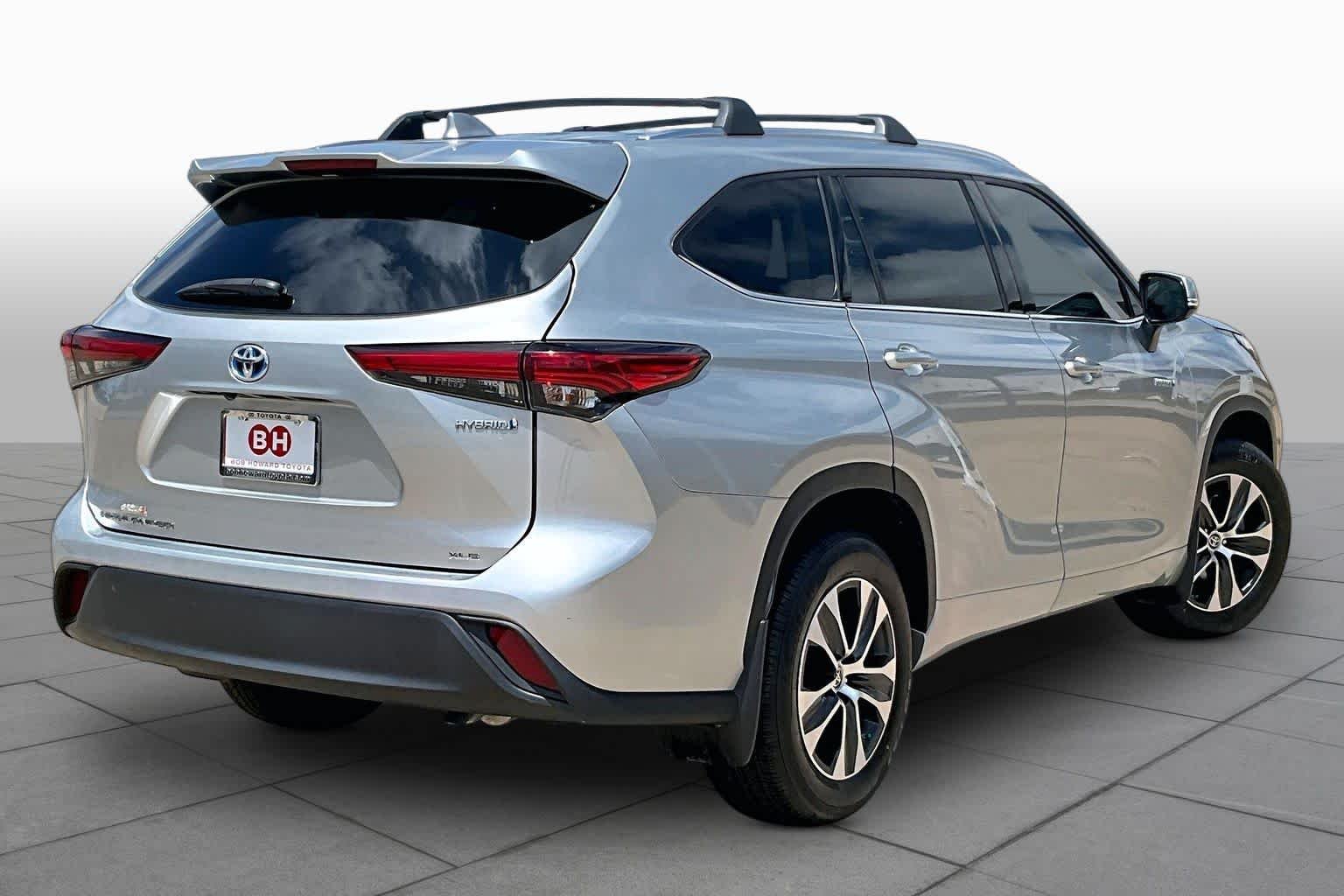 Used 2021 Celestial Silver Metallic Toyota Hybrid XLE image 13