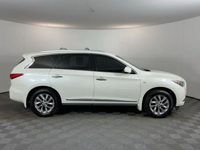 Used 2015 White INFINITI Base image 4