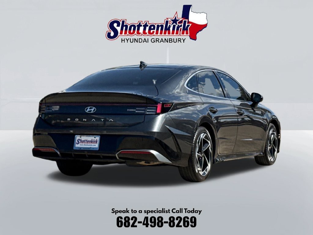 Used 2024 Gray Hyundai SEL image 6