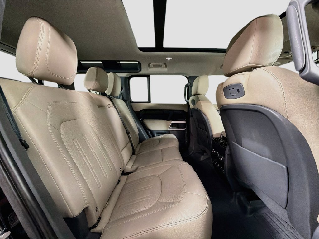 Used 2022 Black Land Rover S image 29