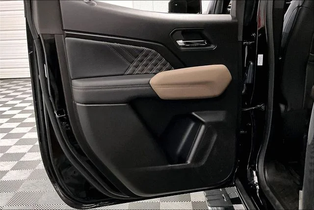Used 2024 Onyx Black GMC Denali image 23