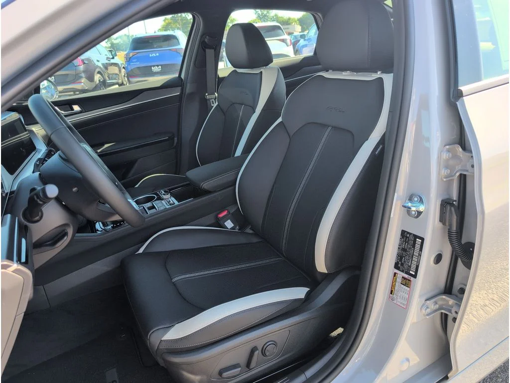 New 2026 Wolf Gray Kia GT-Line FWD image 9