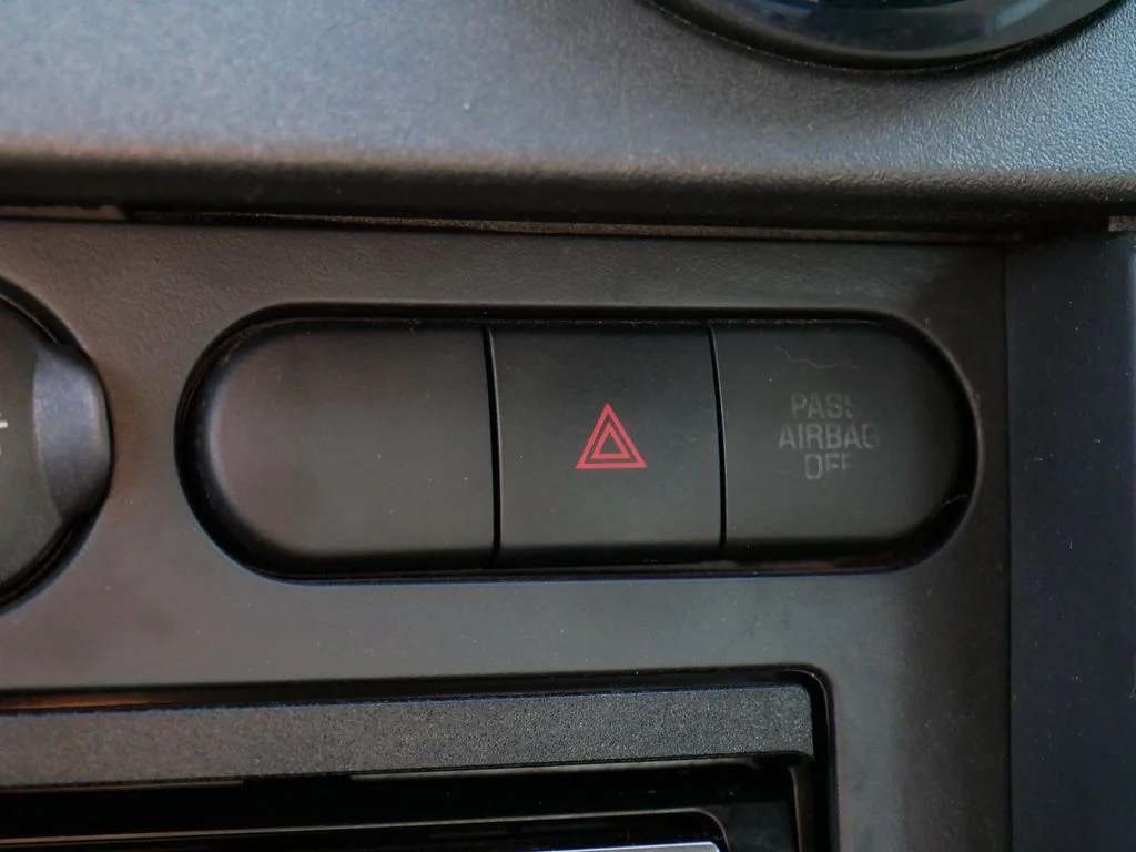Used 2006  Ford V6 Premium image 25