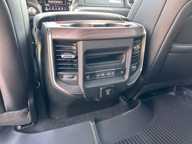 New 2026 Diamond Black Crystal Pearl-Coat Exterior Paint RAM Laramie image 25