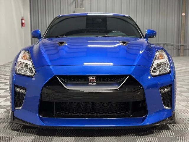 Used 2020 Blue Nissan Premium image 2