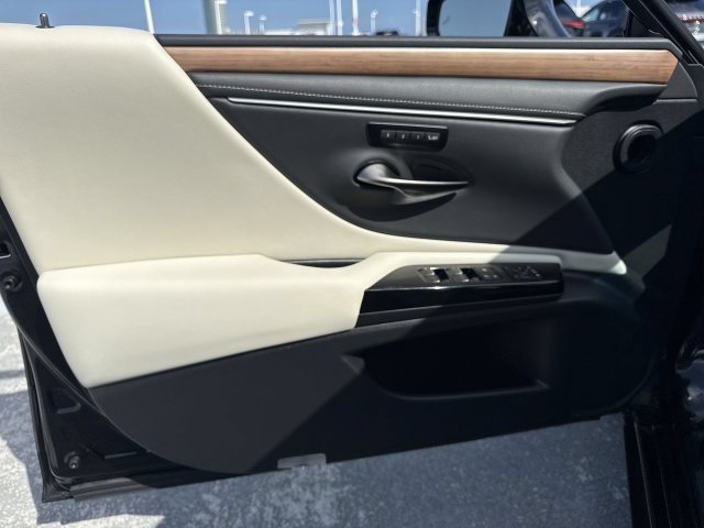 Certified Used 2025 Black Lexus 350 Luxury image 13