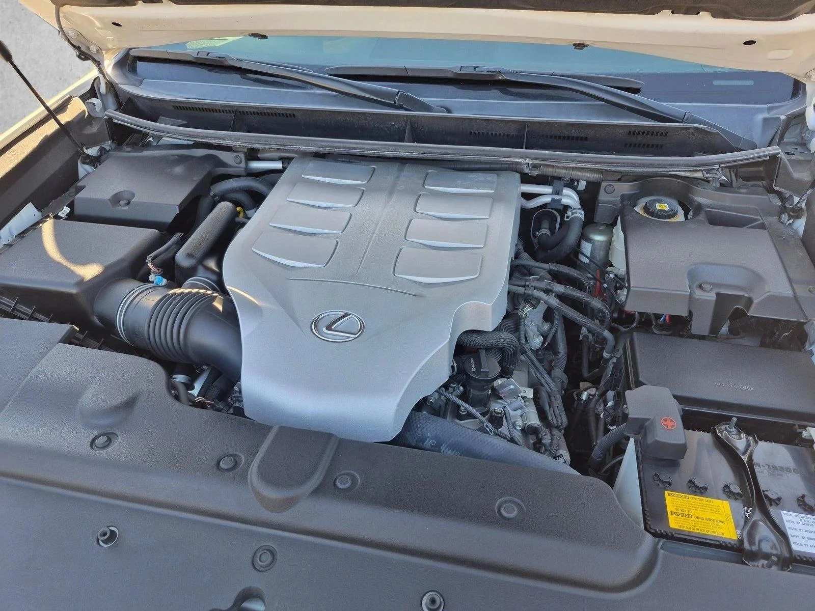 Used 2021 Starfire Pearl Lexus  image 22