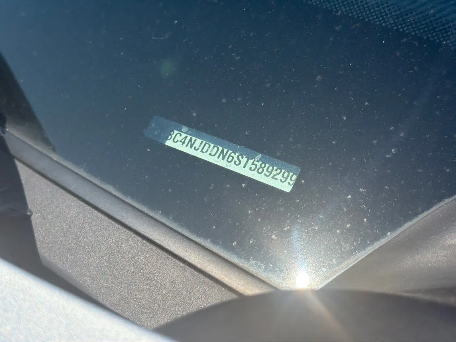 Used 2025 Silver Zynith Metallic Clearcoat Jeep Trailhawk image 30
