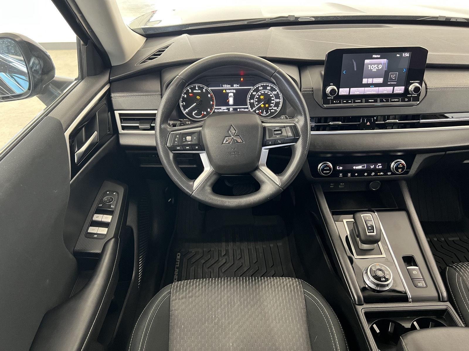 2022 Mitsubishi Outlander ES - Photo 27