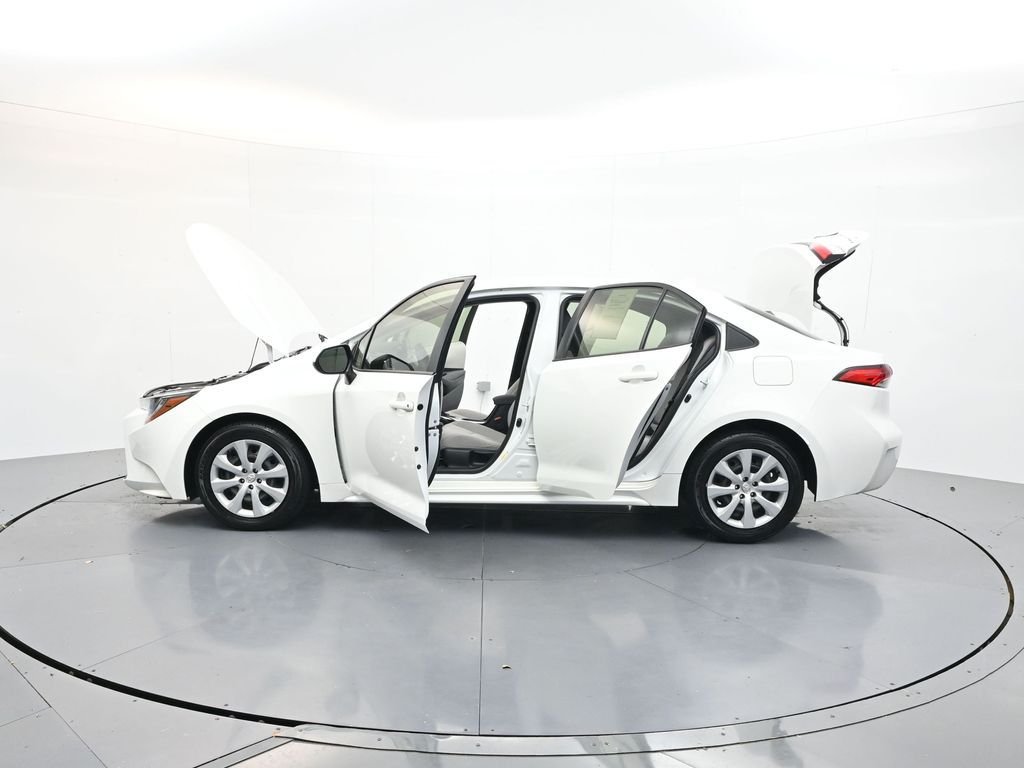 Used 2022 White Toyota LE image 33