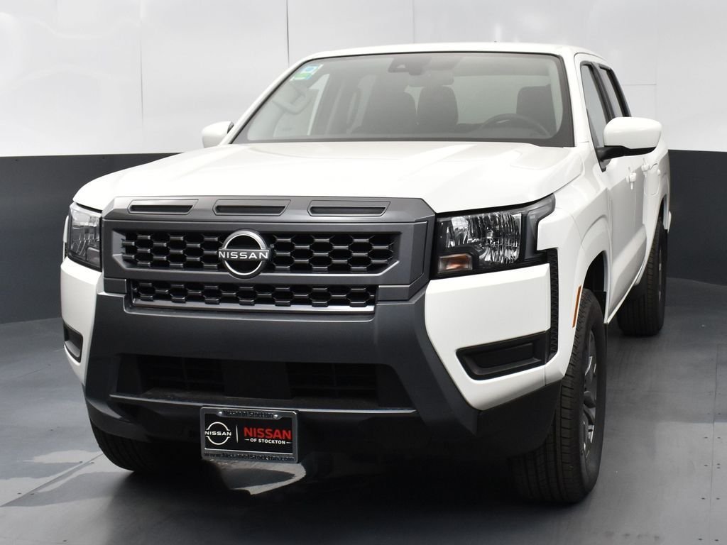 2025 Nissan Frontier SV Crew Cab photo 3