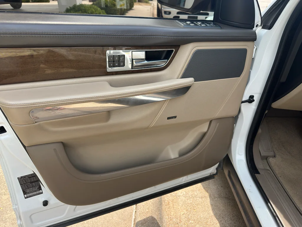 Used 2013 Fuji White Land Rover HSE LUX image 13