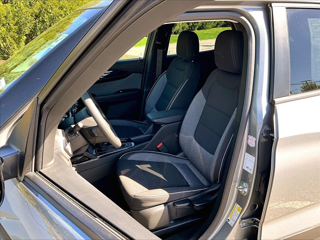 Used 2025 Gray Chevrolet LT image 10